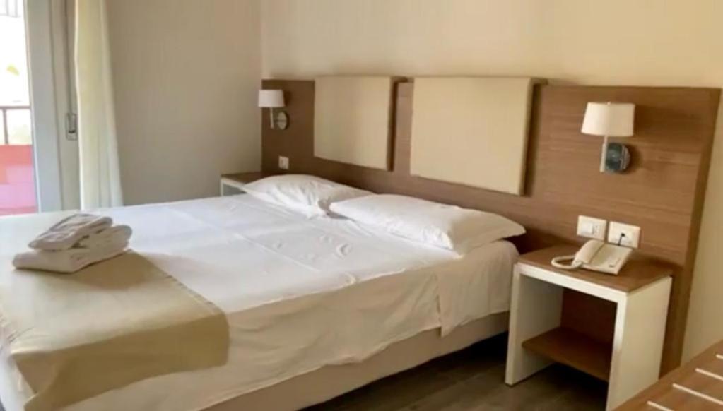 Hotel Villaggio Casarossa クロトーネ エクステリア 写真